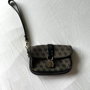 Dooney & Bourke Signature Small Wristlet